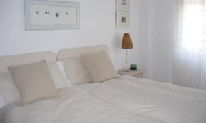 Acogedor apartamento en venta  bajo con jardín de 