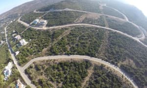 En venta parcela de en Atlanterra, junto a la play