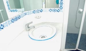 Se vende apartamento con vistas al mar en urbaniza