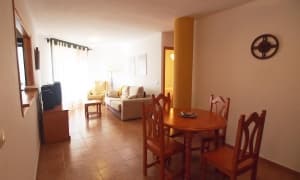 En venta apartamento de dos dormitorios en la urba