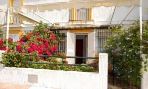 En venta adosado frontal en el pueblo de Zahara de