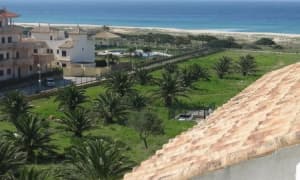 Se vende Ã¡tico con vistas de 2 dormitorios y 1 ba