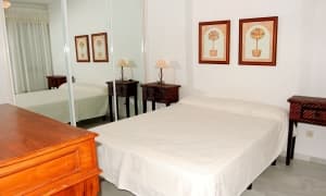 Se vende apartamento con vistas al mar en urbaniza