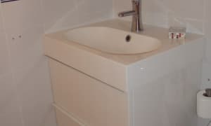 Venta de coqueto ático de 1 dormitorio en el puebl