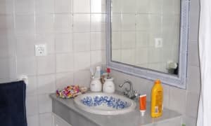 Acogedor apartamento en venta  bajo con jardín de 