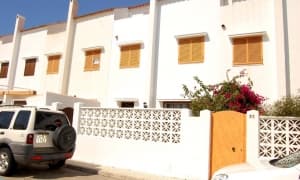 Se vende adosado reformado en urbaniacion Zahara B