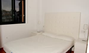 Venta de ático semifrontal con vistas al parque na