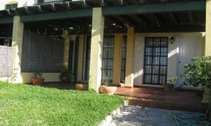 Venta de casa adosada frontal al mar de 4 dormitor