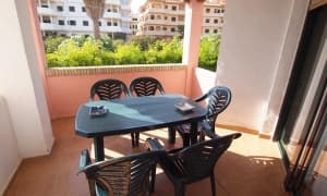 En venta apartamento de dos dormitorios en la urba