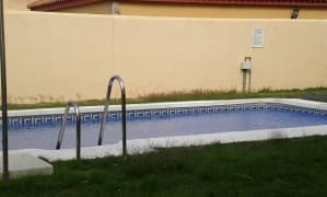 Bonito apartamento en planta baja con patio, jardí