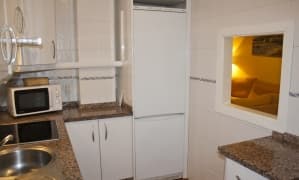 Estupendo bajo con jardín de 2 dormitorios en la u