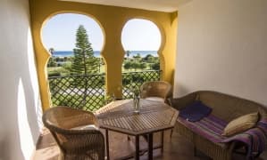 Venta de estupendo frontal de 3 dormitorios y 2 ba