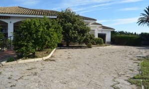 En venta Chalet independiente con parcela de 3.000