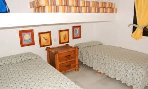 Se vende apartamento con vistas al mar en urbaniza