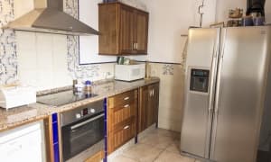 Venta de casa adosada de 4 dormitorios 3 baños y 1
