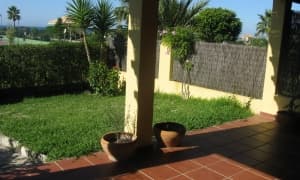 Venta de casa adosada frontal al mar de 4 dormitor