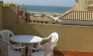 Precioso ático de 2 dormitorios en la urbanización