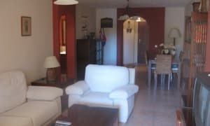 Venta de amplio apartamento de 3 dormitorios en la