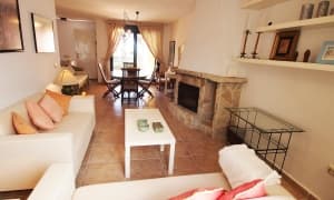 En venta adosado con vistas al mar en la urbanizac