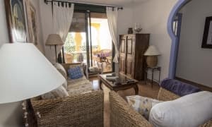 Venta de estupendo frontal de 3 dormitorios y 2 ba