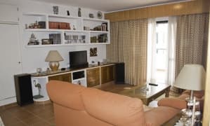 Venta de amplio apartamento con bonitas vistas en 