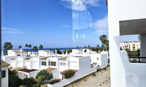 En venta apartamento frontal Almadraba Playa.