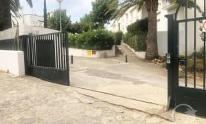 En venta plazas de garaje en la urbanización Atlanterra Pueblo.