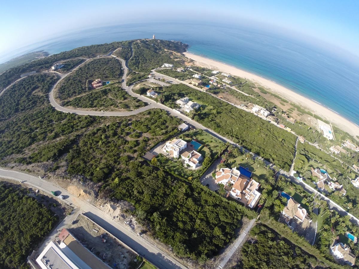 En venta parcela de unos 2.700 m2 en la playa del Faro de camarinal, Atlanterra. - Imagen de la propiedad