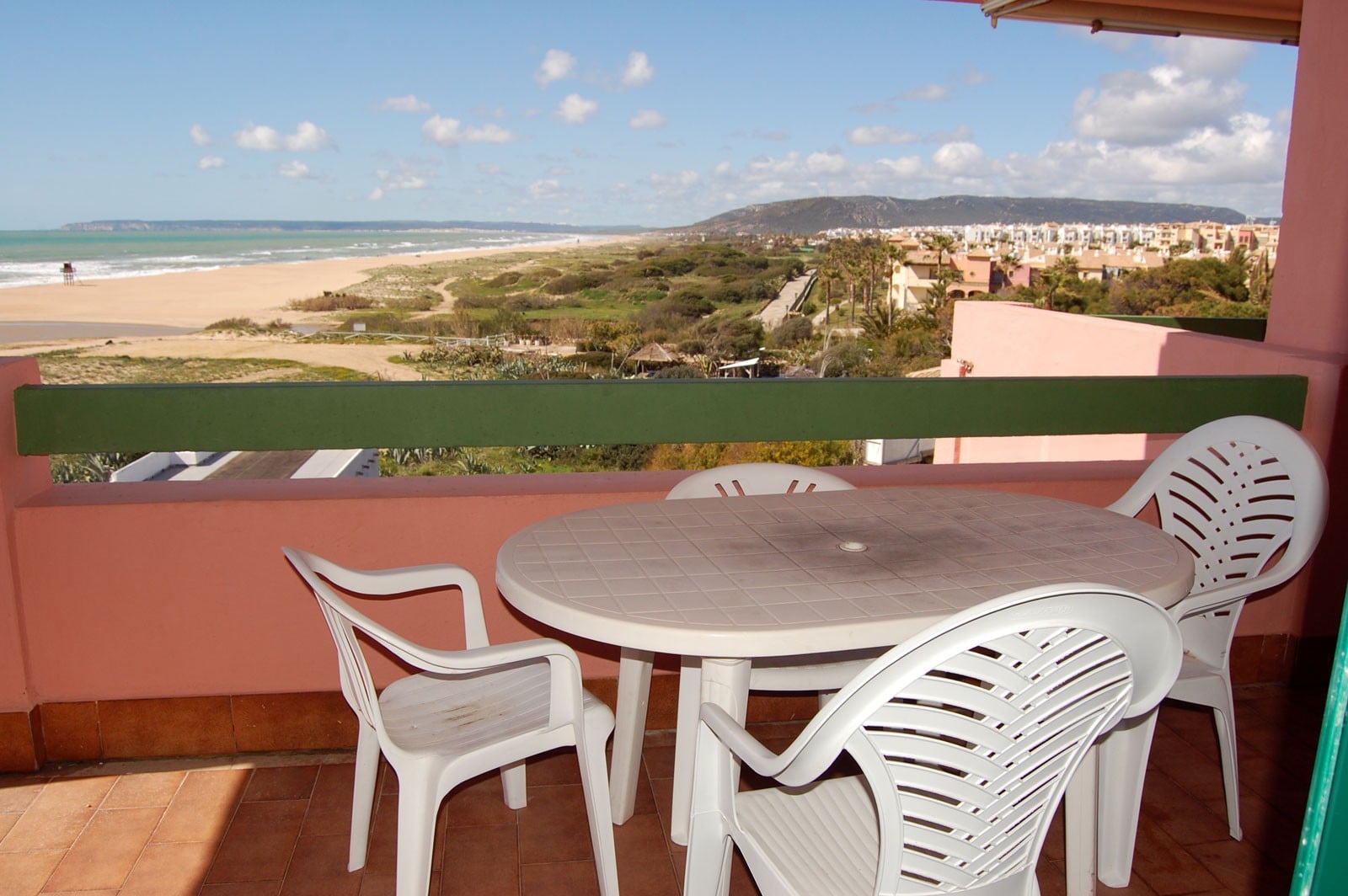 Apartamento de 2 dormitorios y 1 un baño con vistas al mar en la urbanización Costa Zahara en Atlanterra - Fotografía inmueble