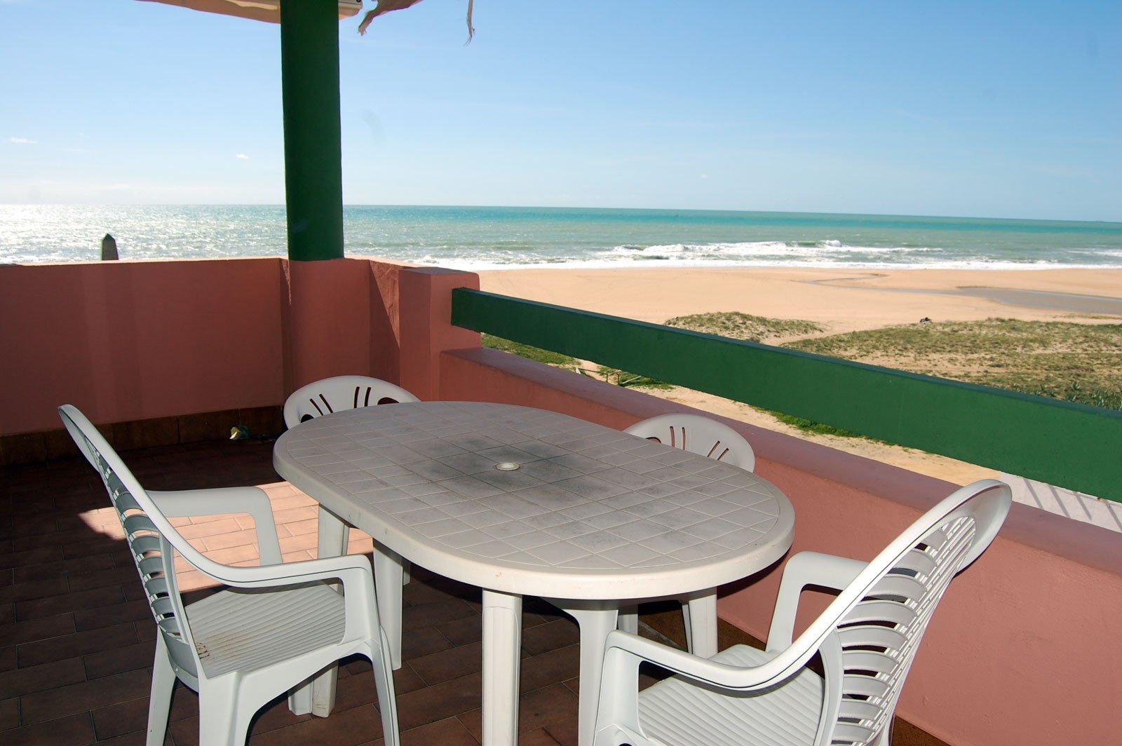 Apartamento de 2 dormitorios y 1 un baño con vistas al mar en la urbanización Costa Zahara en Atlanterra - Fotografía inmueble
