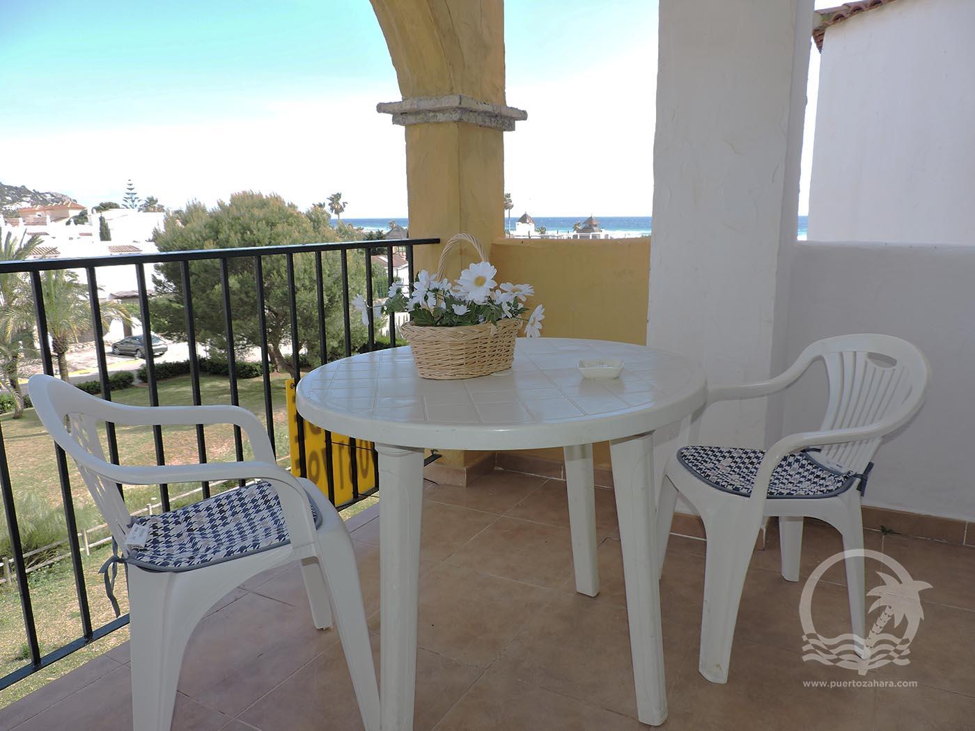 En venta apartamento de dos dormitorios con vistas al mar en la urbanización Atlanterra Costa. - Imagen de la propiedad