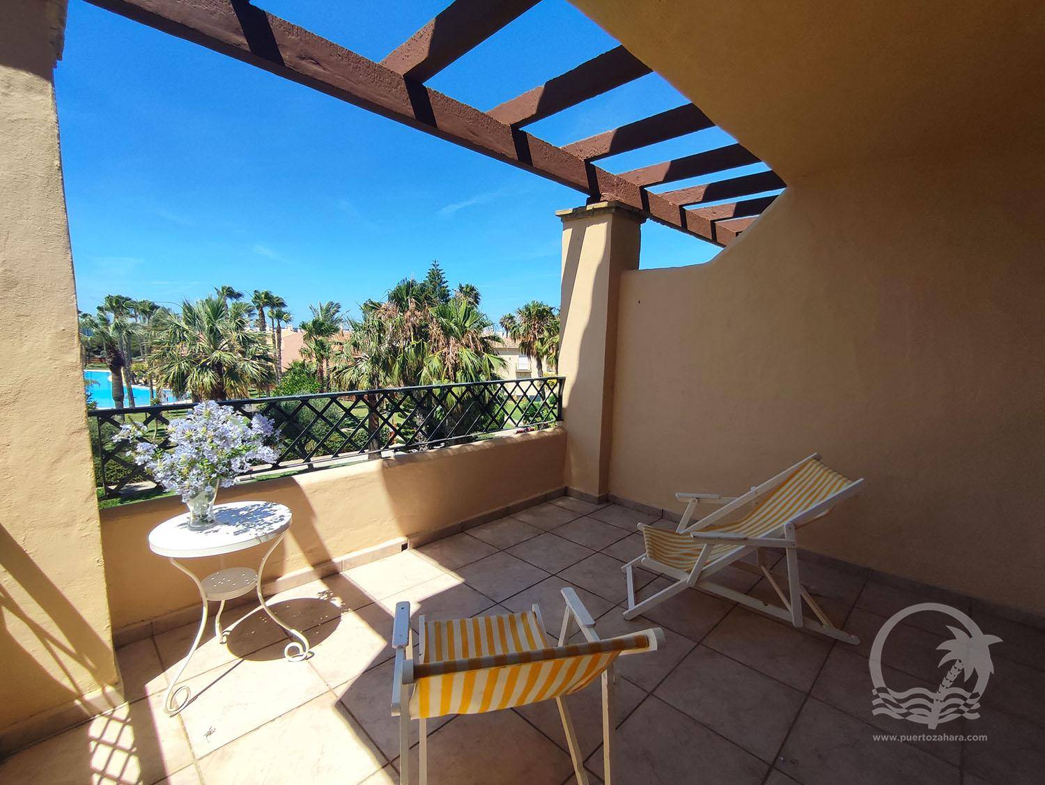 EXCLUSIVO FRONTAL CON 3 DORMITORIOS Y DOS BAÑOS EN JARDINES DE ZAHARA - Imagen de la propiedad