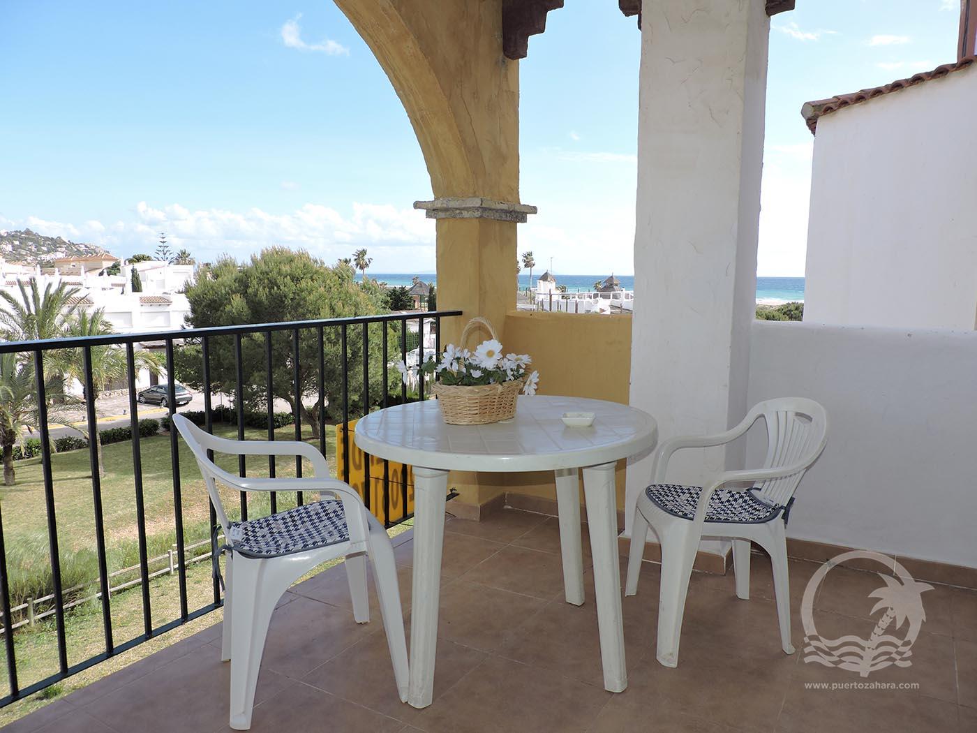 En venta apartamento de dos dormitorios con vistas al mar en la urbanización Atlanterra Costa. - Imagen de la propiedad