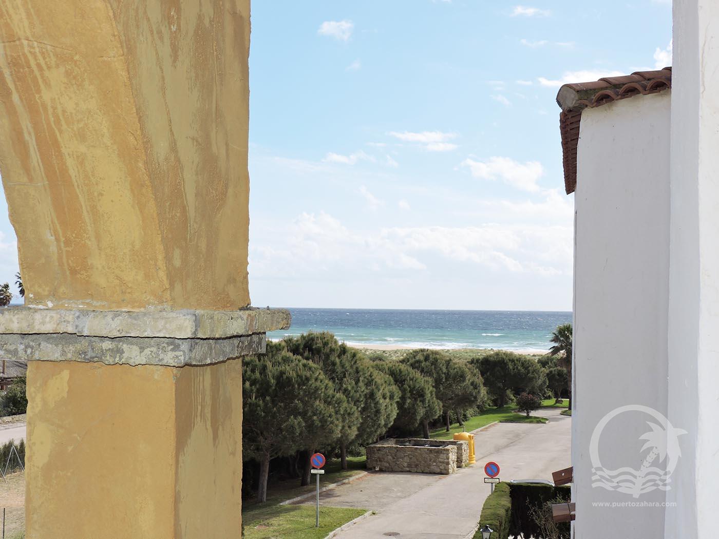 En venta apartamento de dos dormitorios con vistas al mar en la urbanización Atlanterra Costa. - Imagen de la propiedad